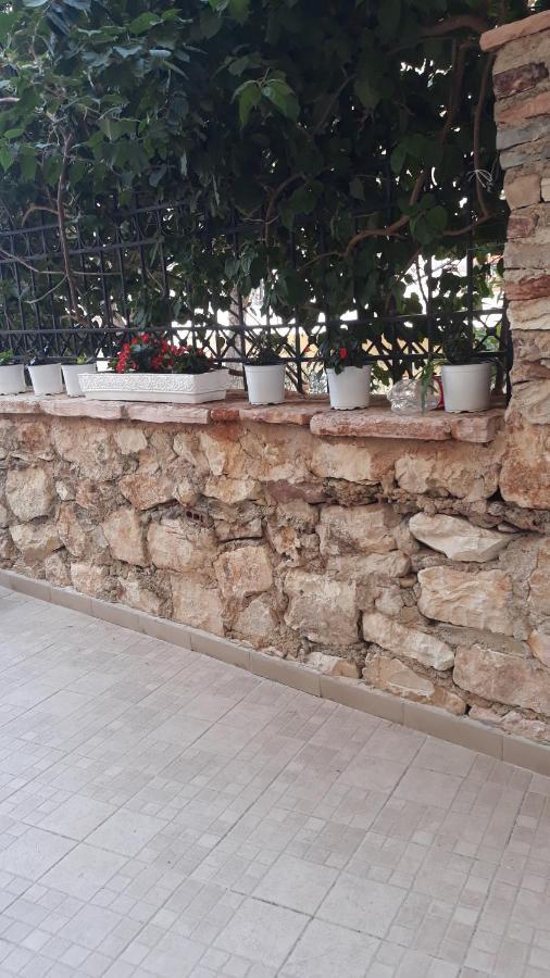 Apartamente Berti'S Garden Saranda Kültér fotó