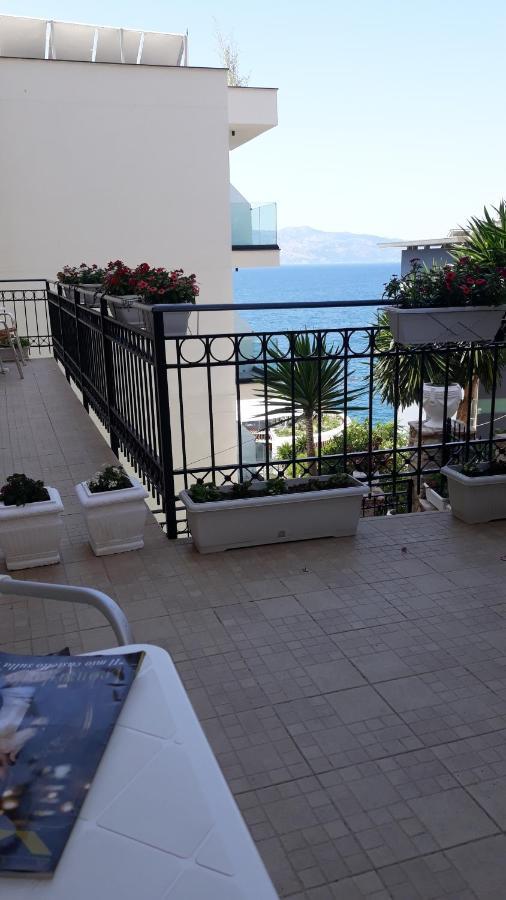 Apartamente Berti'S Garden Saranda Kültér fotó