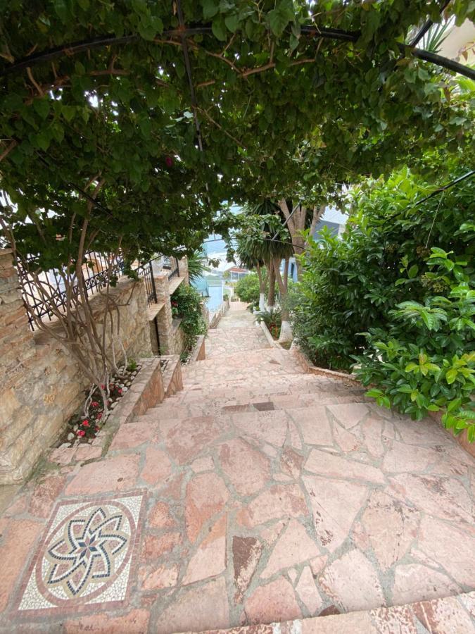 Apartamente Berti'S Garden Saranda Kültér fotó